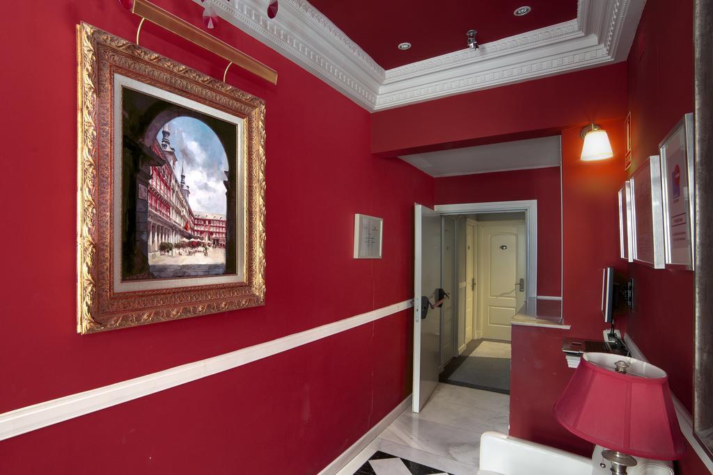 Hostal Adria Santa Ana Madrid Extérieur photo