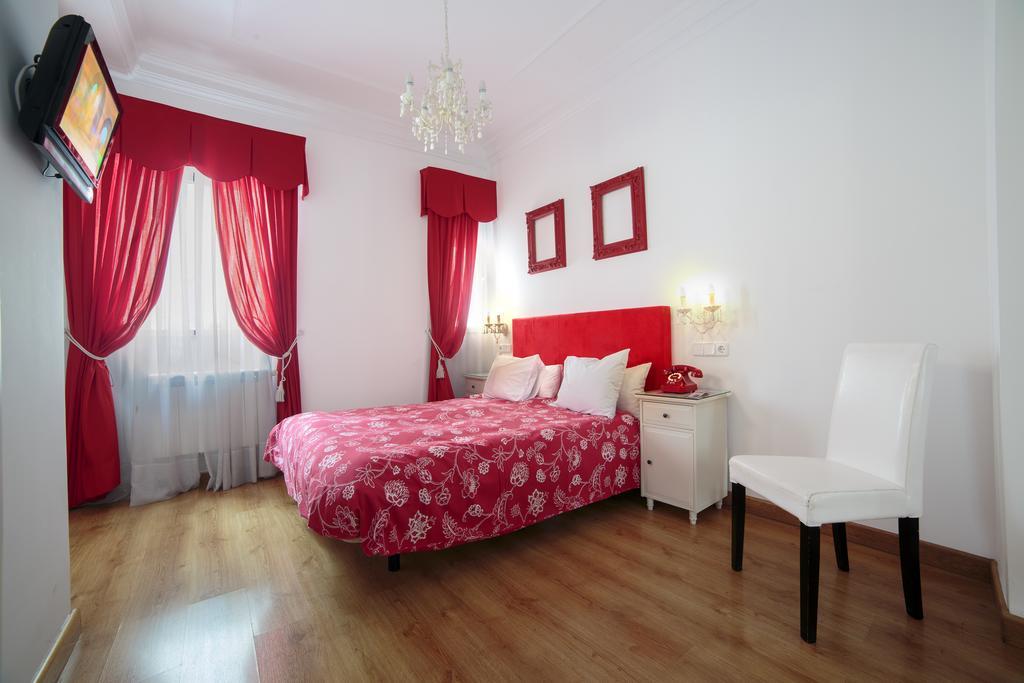 Hostal Adria Santa Ana Madrid Extérieur photo