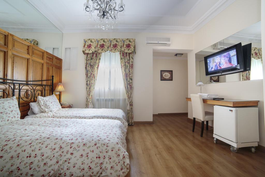 Hostal Adria Santa Ana Madrid Extérieur photo